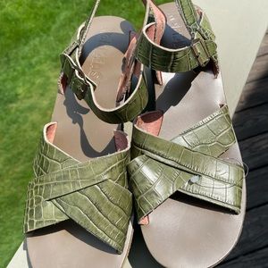 Moss Green Embossed Leather Kork Ease Ava Wedge Sandal. Women’s 10 M/41.